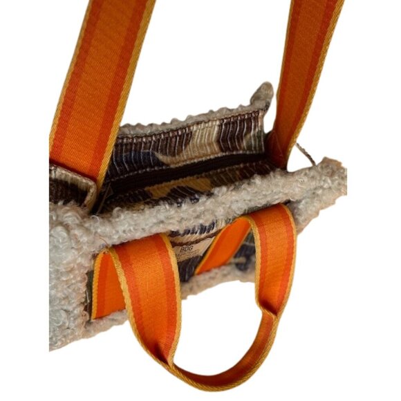 URBAN OUTFITTERS CAMO SHERPA MINI TOTE PURSE O/S - Picture 5 of 7